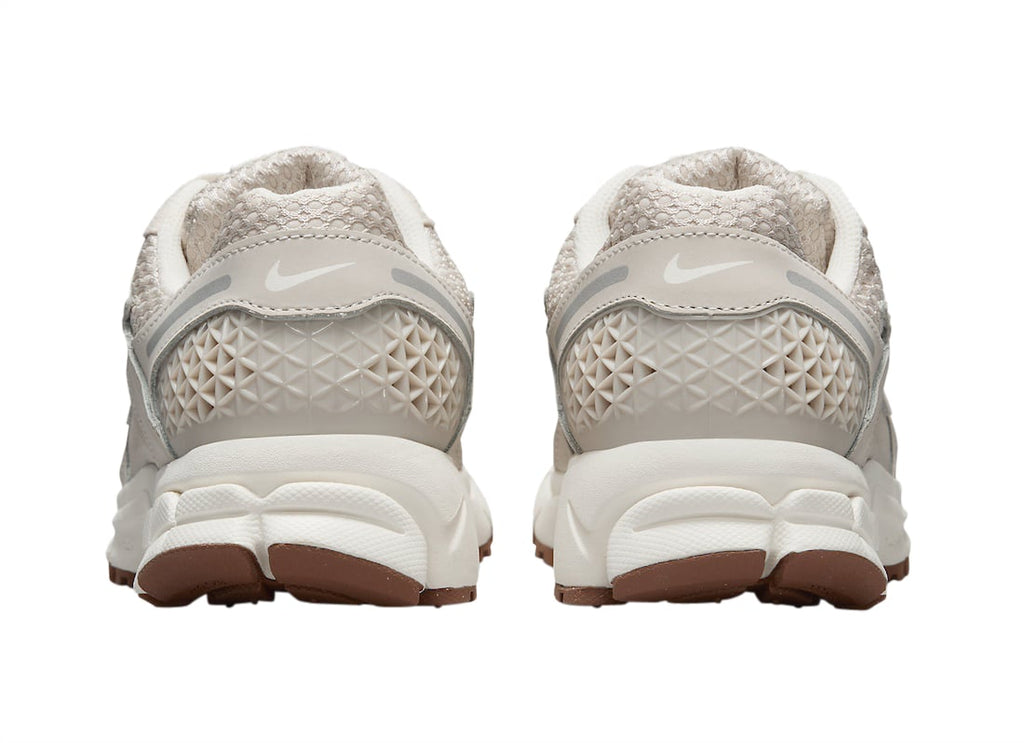 Nike WMNS Zoom Vomero 5 Light Orewood Brown - Image 5