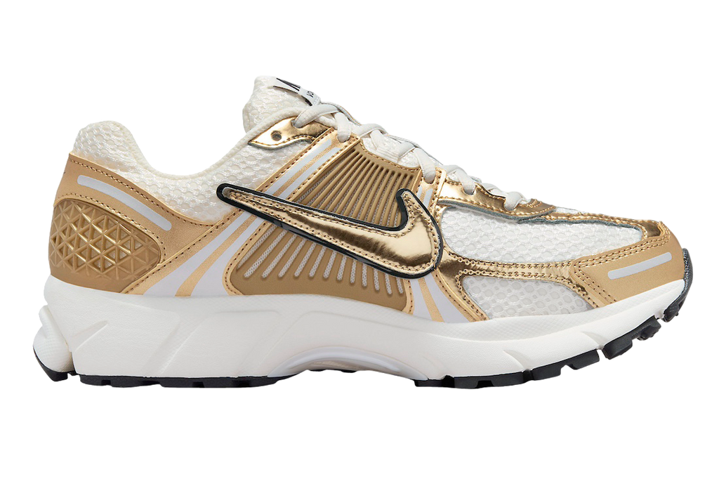 Nike WMNS Zoom Vomero 5 Metallic Gold - Image 3