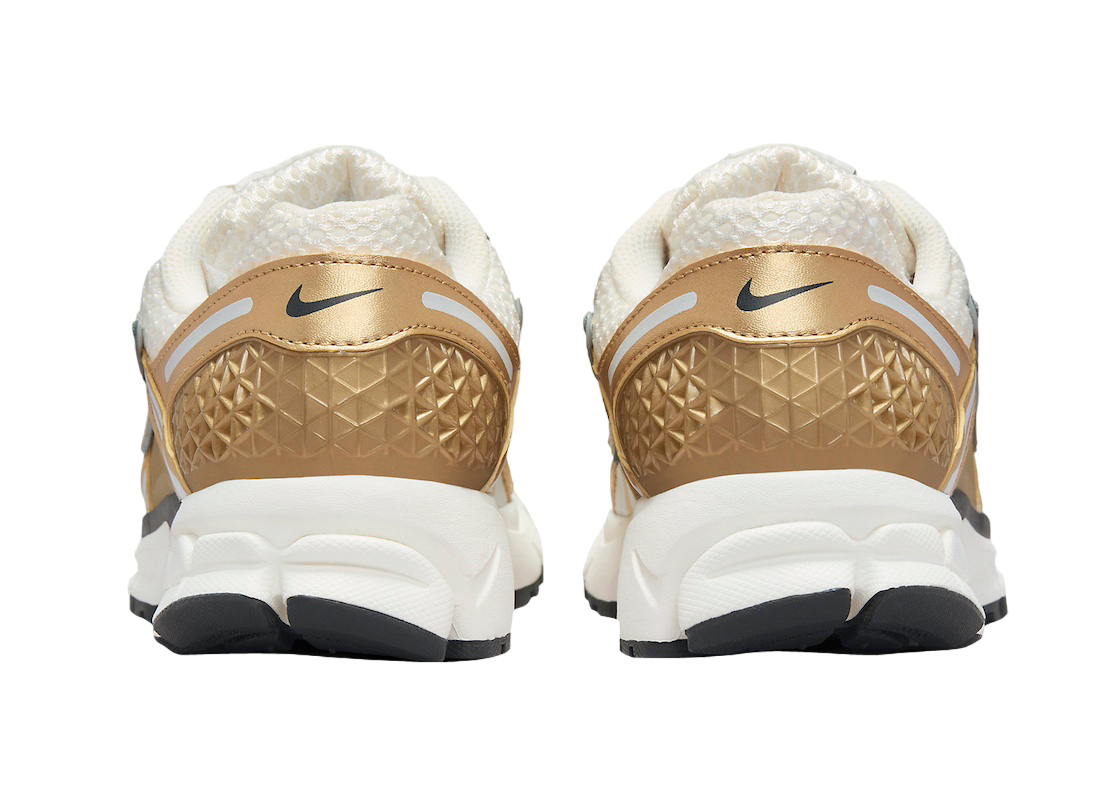 Nike WMNS Zoom Vomero 5 Metallic Gold - Image 5