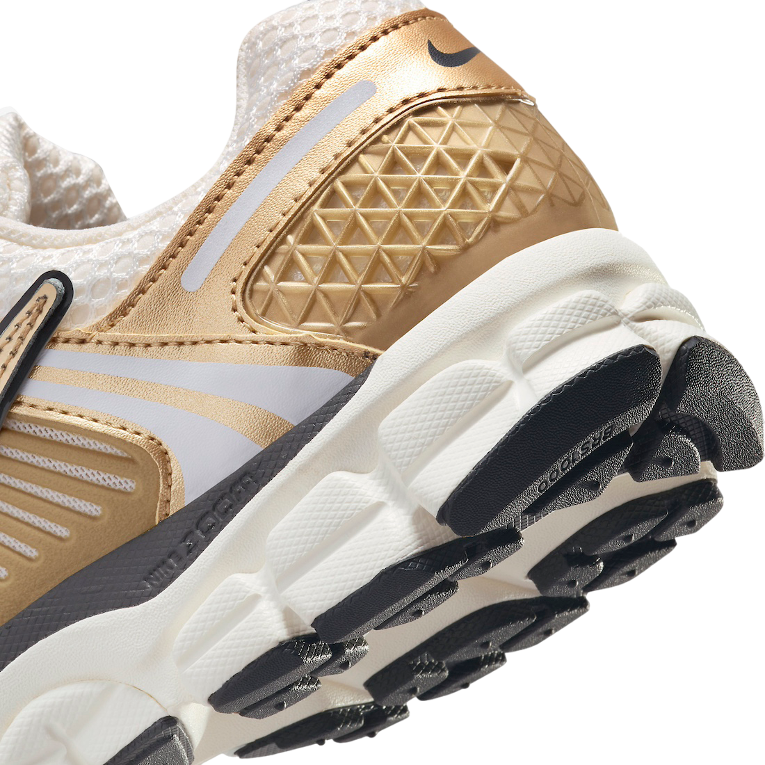 Nike WMNS Zoom Vomero 5 Metallic Gold - Image 8