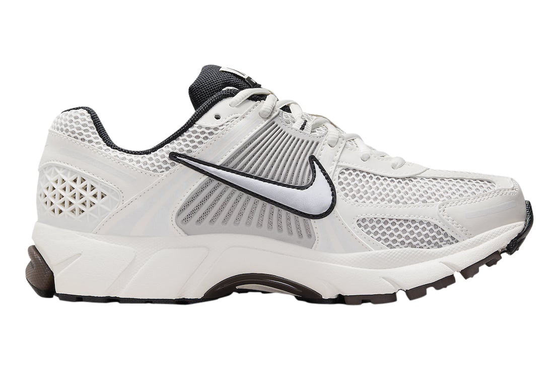 Nike WMNS Zoom Vomero 5 Phantom - Image 3