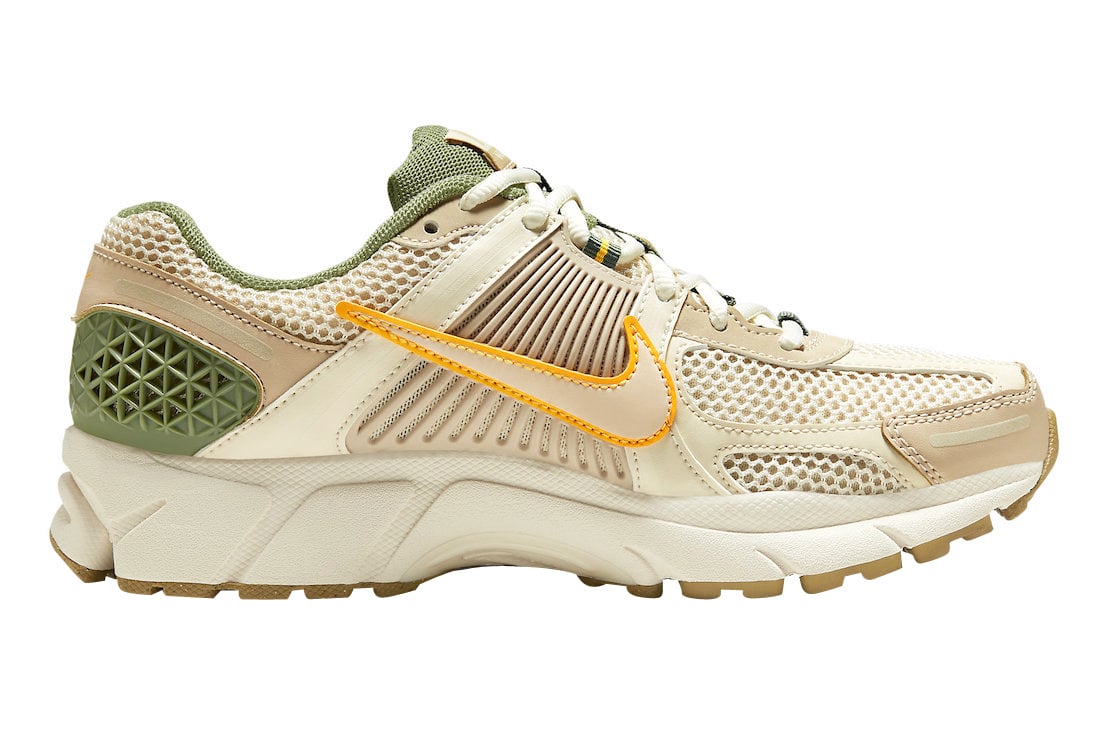 Nike WMNS Zoom Vomero 5 Sail - Image 3