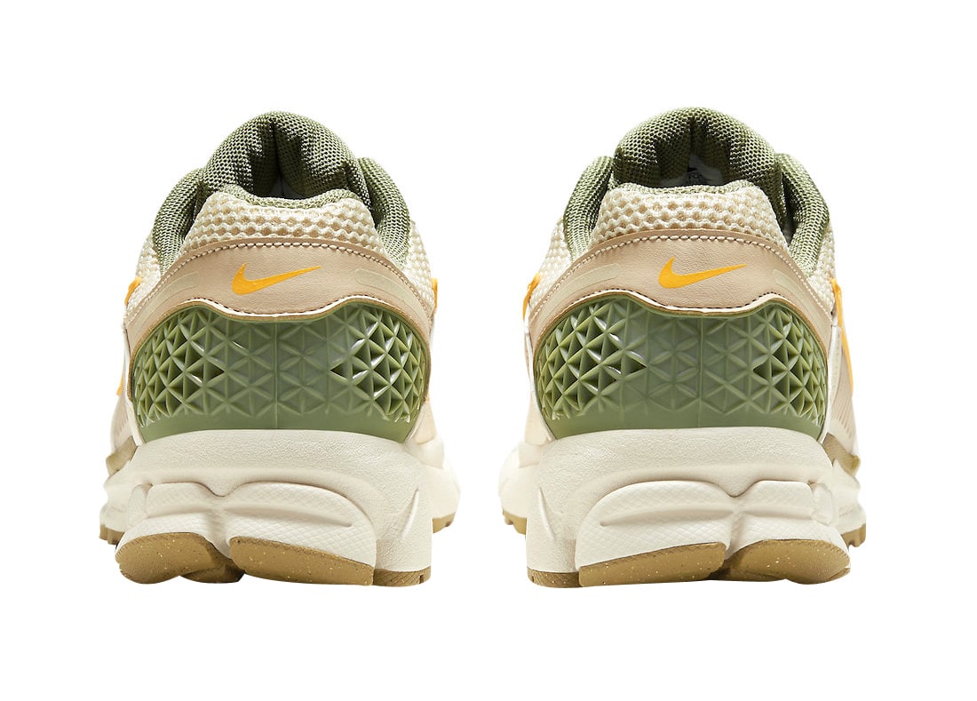 Nike WMNS Zoom Vomero 5 Sail - Image 5