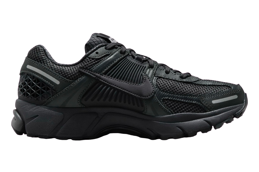 Nike WMNS Zoom Vomero 5 Triple Black - Image 3