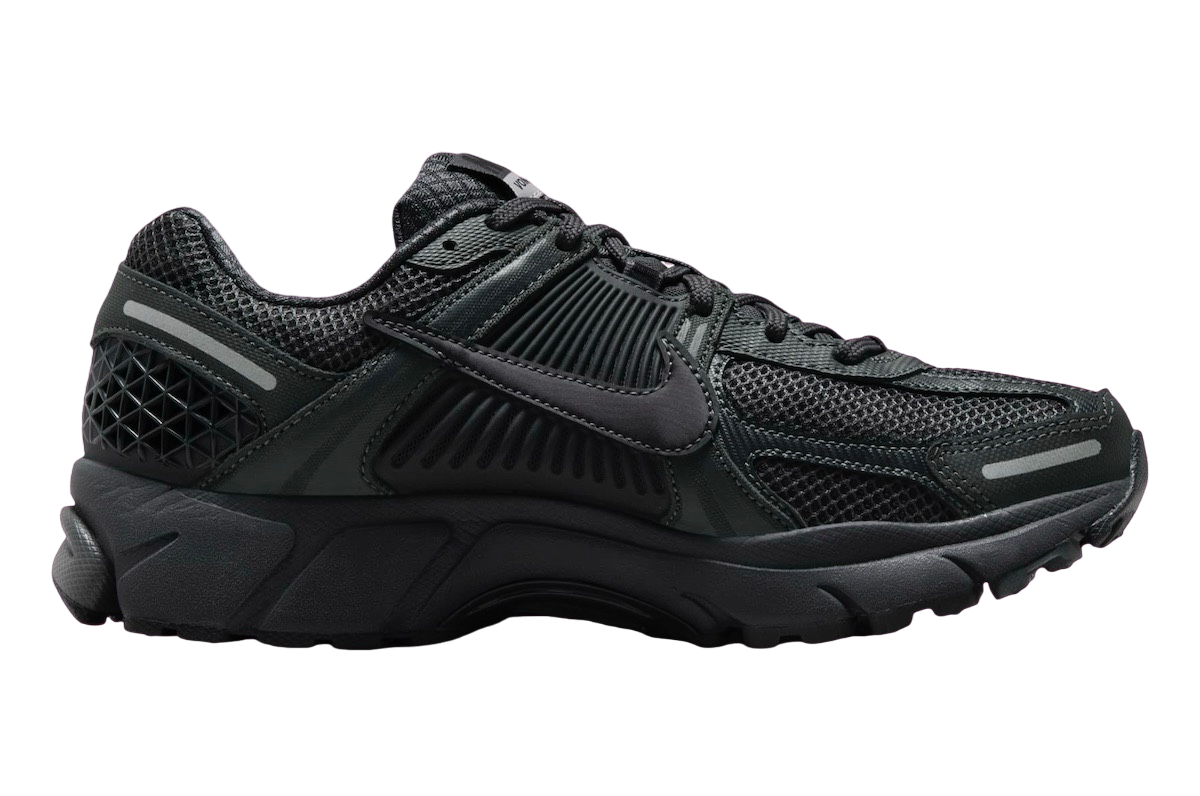 Nike WMNS Zoom Vomero 5 Triple Black - Image 3