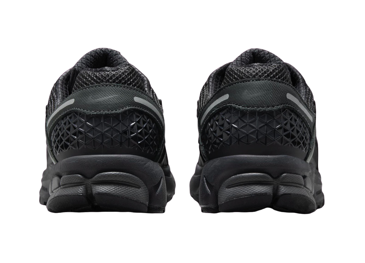 Nike WMNS Zoom Vomero 5 Triple Black - Image 5