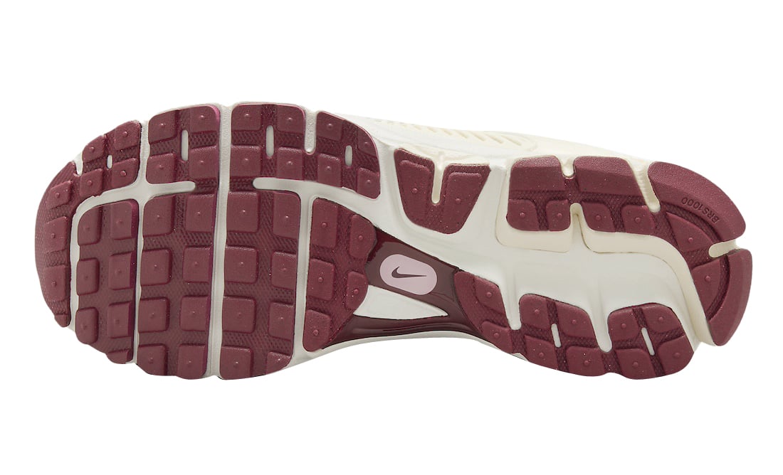 Nike WMNS Zoom Vomero 5 Valentine’s Day - Image 6