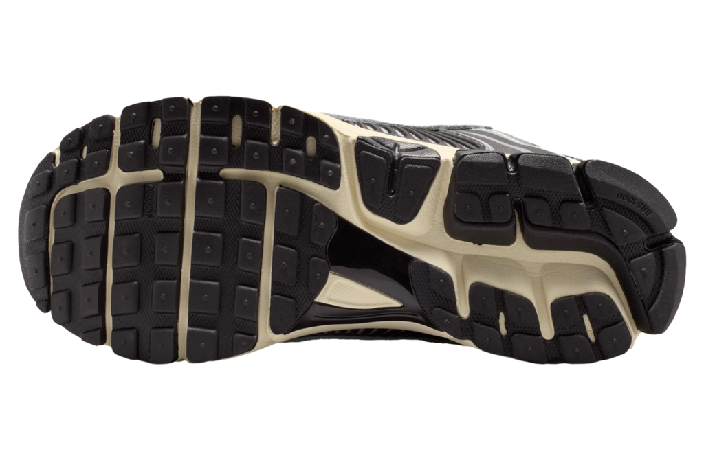 Nike Zoom Vomero 5 Black / Coconut Milk - Image 6