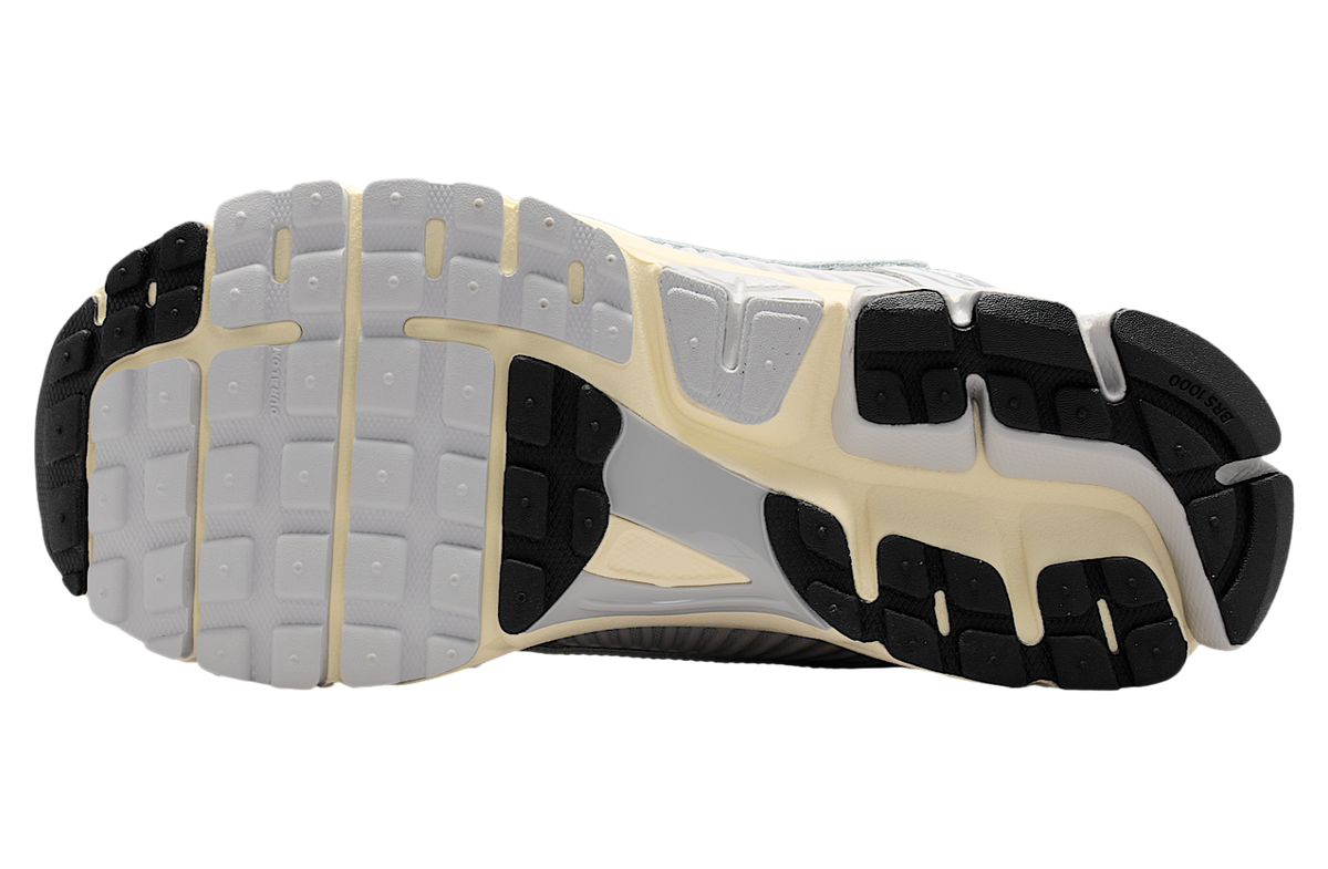 Nike Zoom Vomero 5 Grey Fog / Metallic Silver - Image 2