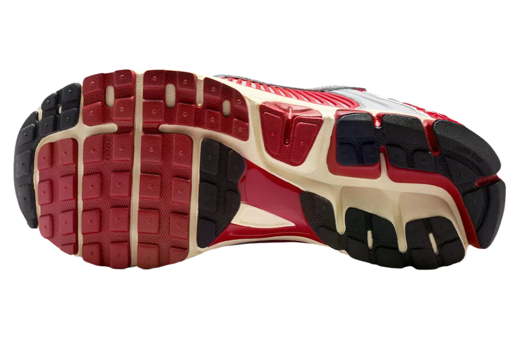 Nike Zoom Vomero 5 Gym Red / Metallic Silver - Image 6