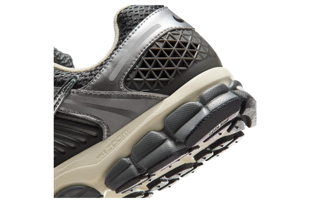 Nike Zoom Vomero 5 Iron Grey / Metallic Silver - Image 9