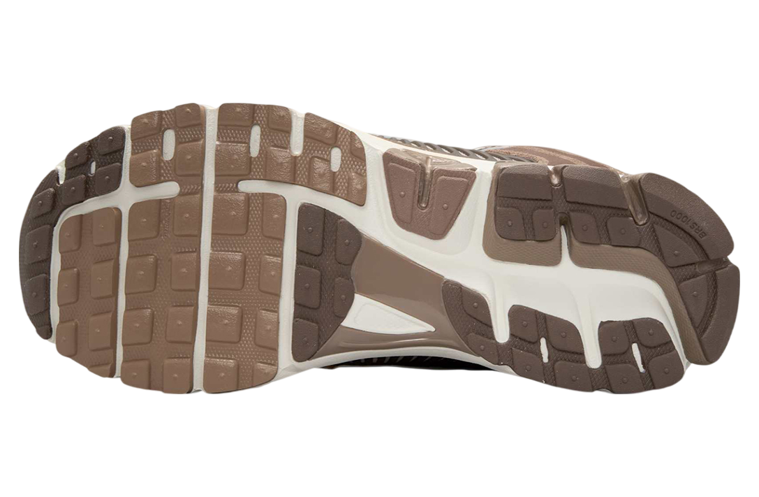 Nike Zoom Vomero 5 Mink Brown / College Grey - Image 6