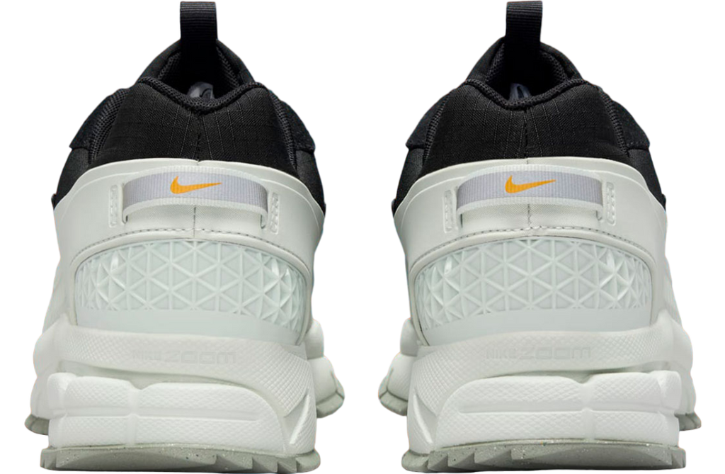 Nike Zoom Vomero 5 Roam Black / Light Silver - Image 5