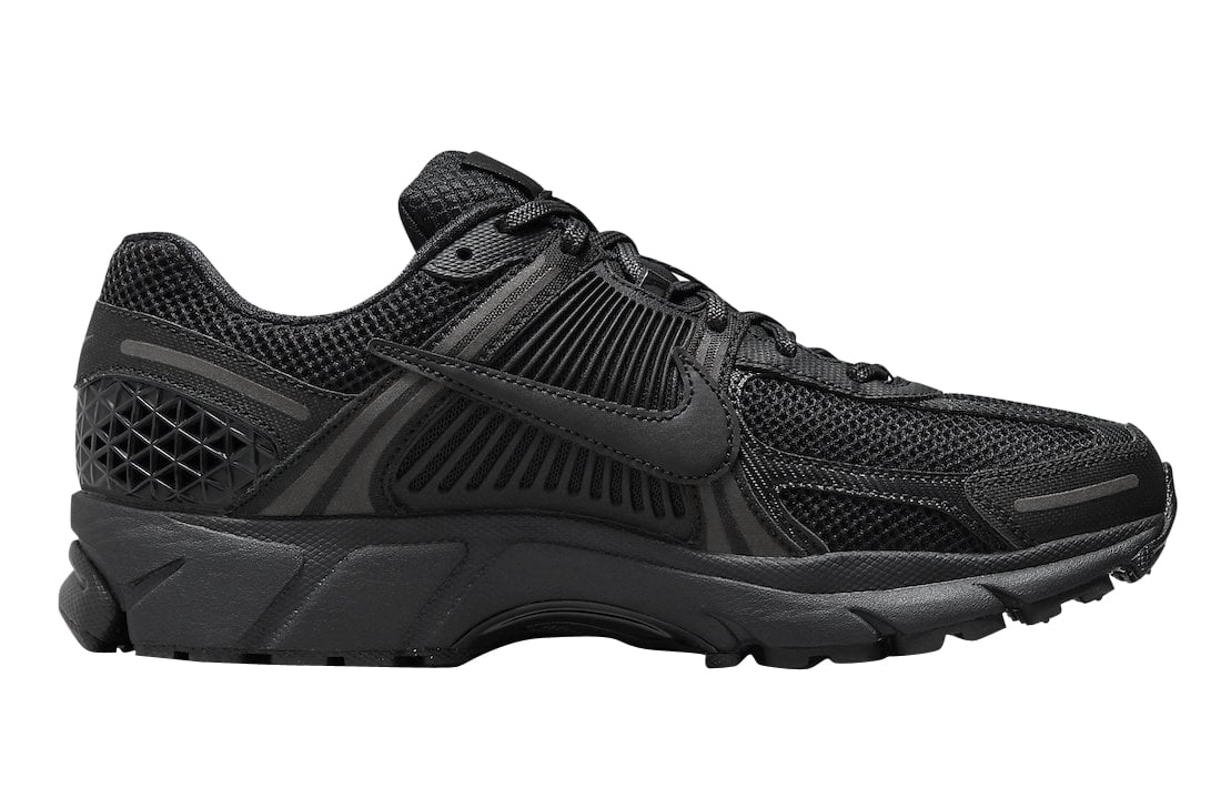 Nike Zoom Vomero 5 Triple Black - Image 3
