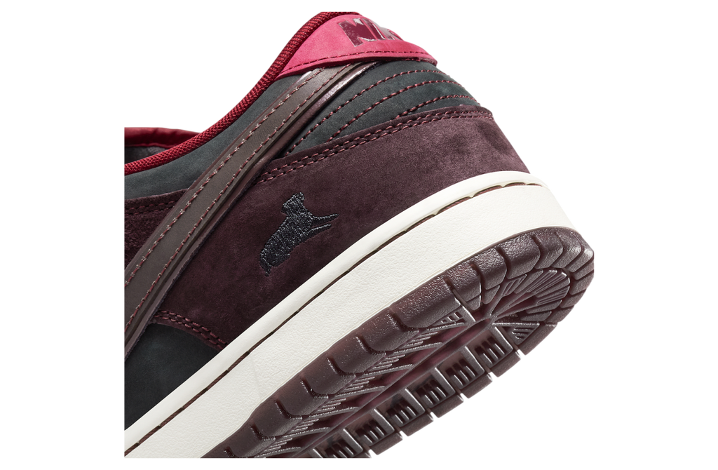 Riot Skateshop x Nike SB Dunk Low - Image 8