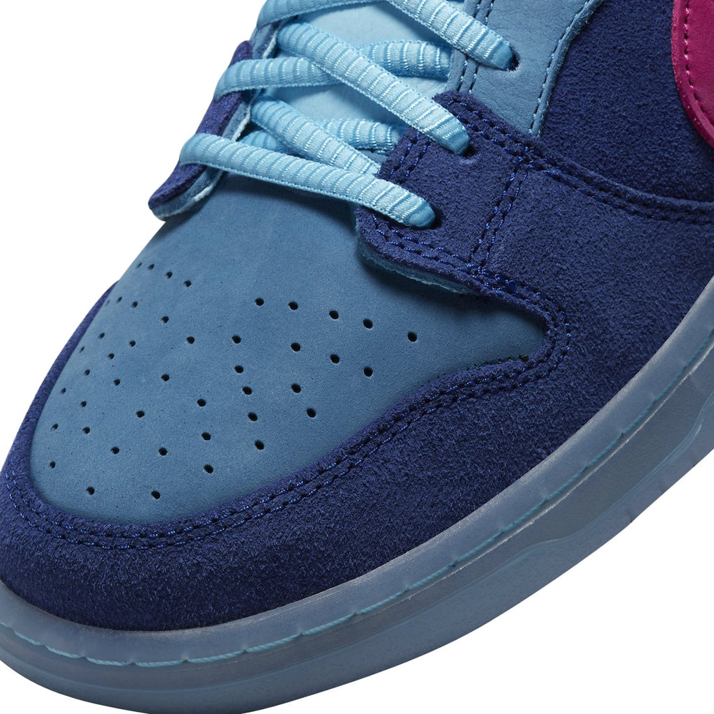 Run The Jewels x Nike SB Dunk Low - Image 7