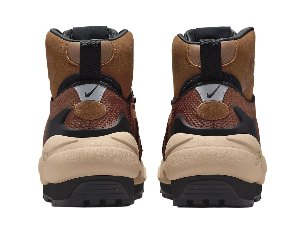 sacai x Nike Magmascape Light British Tan - Image 5