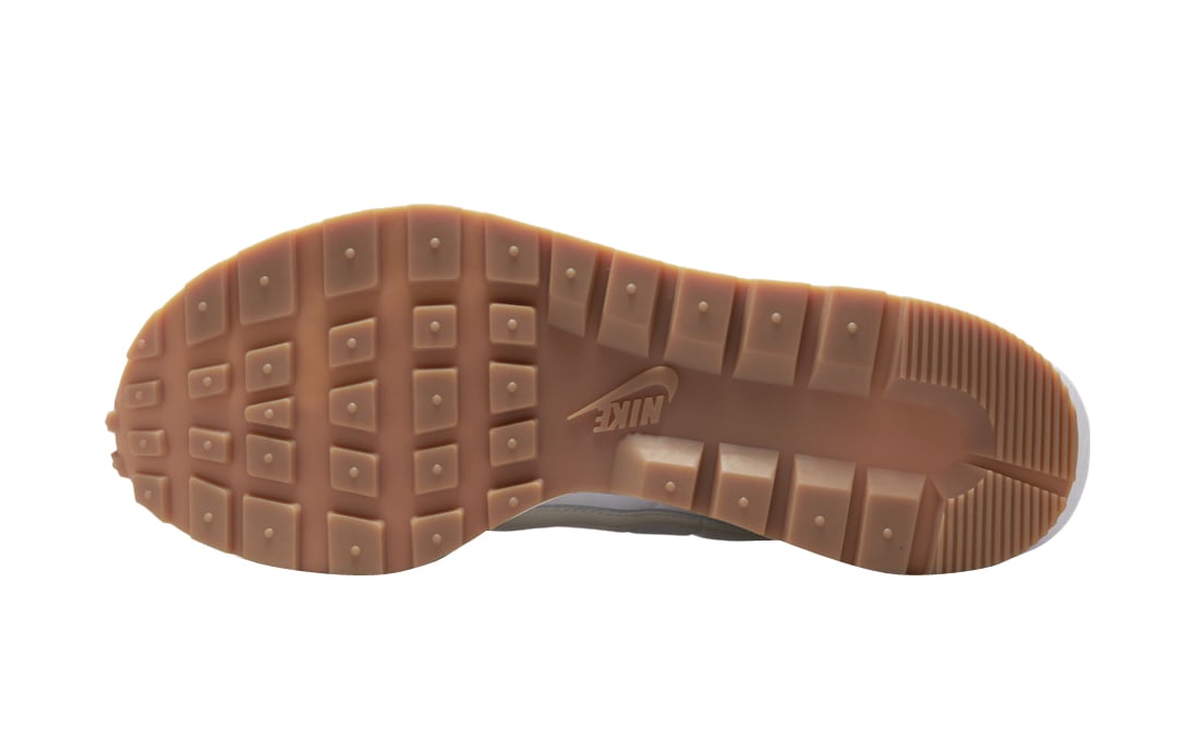 sacai x Nike VaporWaffle Sail - Image 5