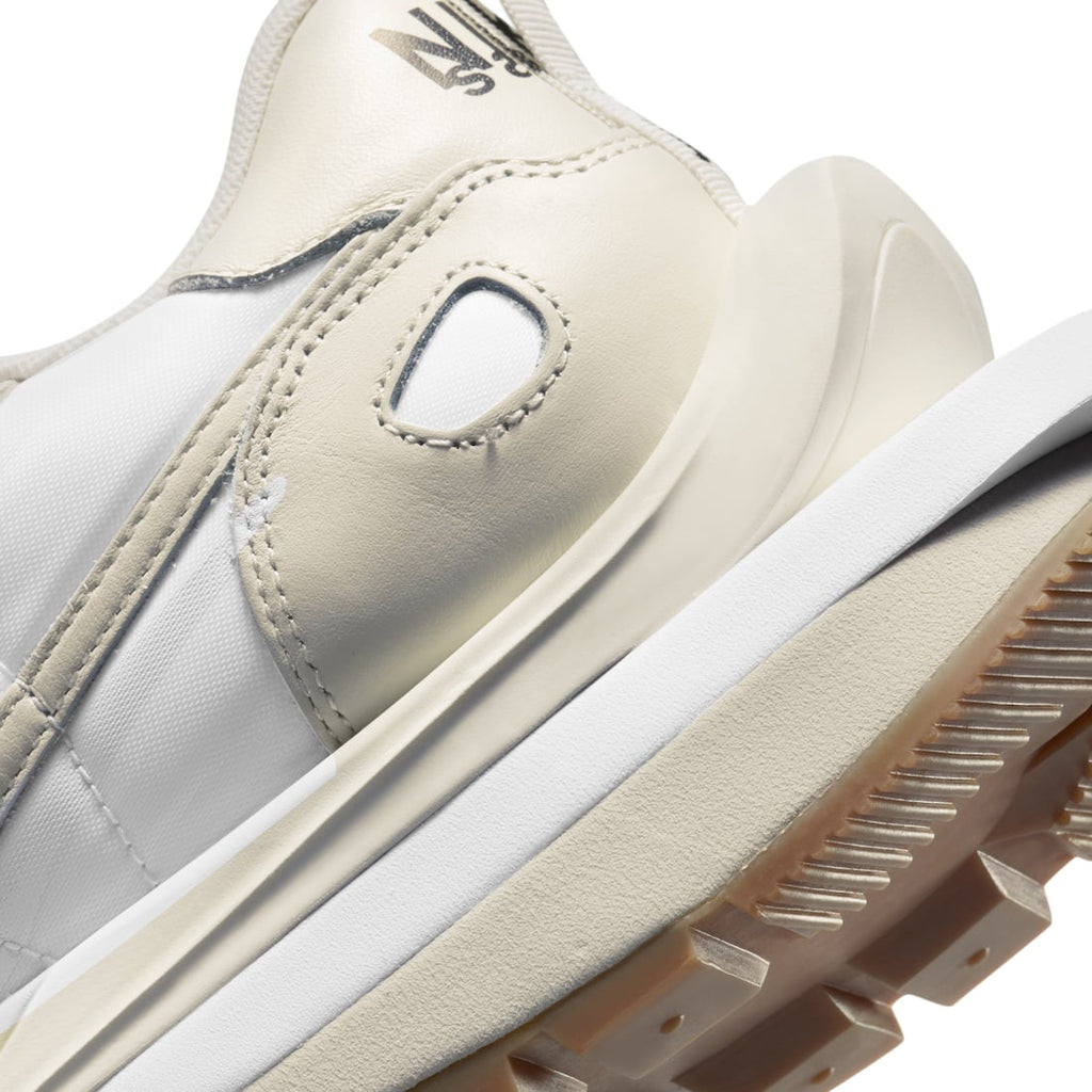 sacai x Nike VaporWaffle Sail - Image 7