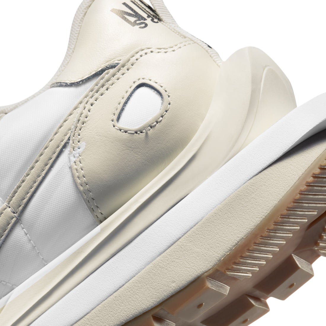 sacai x Nike VaporWaffle Sail - Image 7