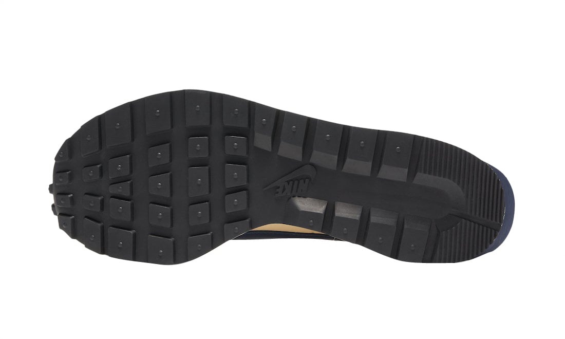 sacai x Nike VaporWaffle Sesame - Image 6