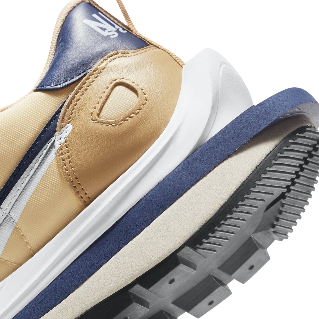 sacai x Nike VaporWaffle Sesame - Image 7