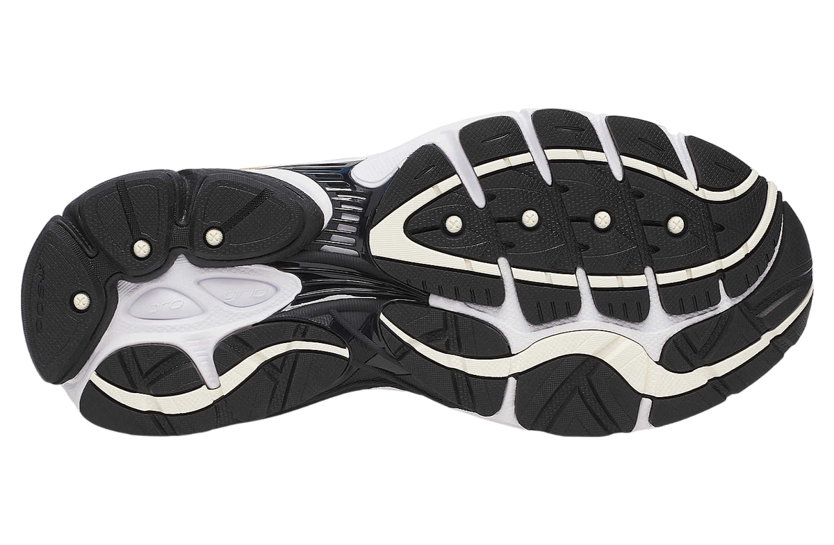 Saucony OG Progrid Omni 9 Silver / Gold - Image 6