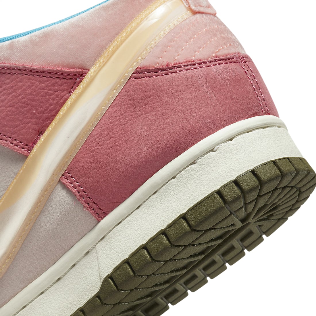 Social Status x Nike Dunk Mid Strawberry Milk - Image 8