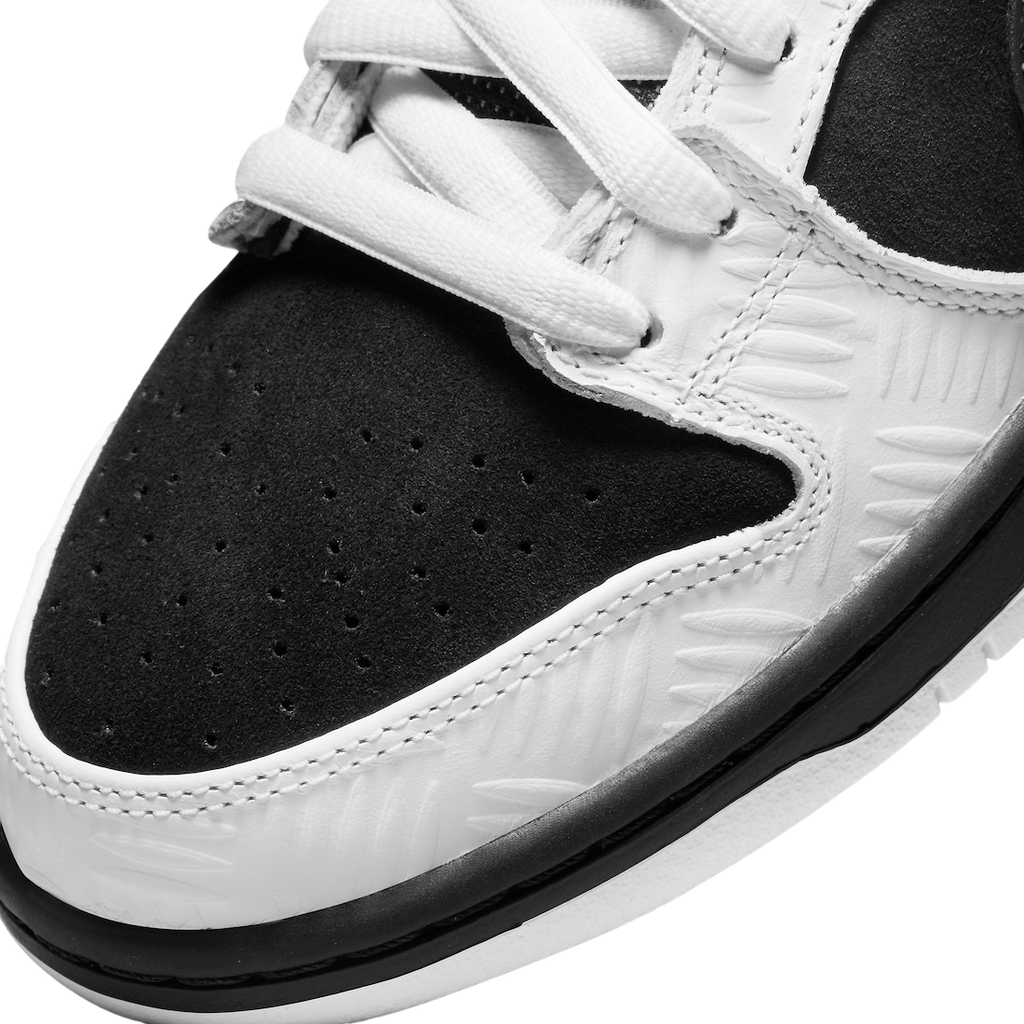 TIGHTBOOTH x Nike SB Dunk Low - Image 7