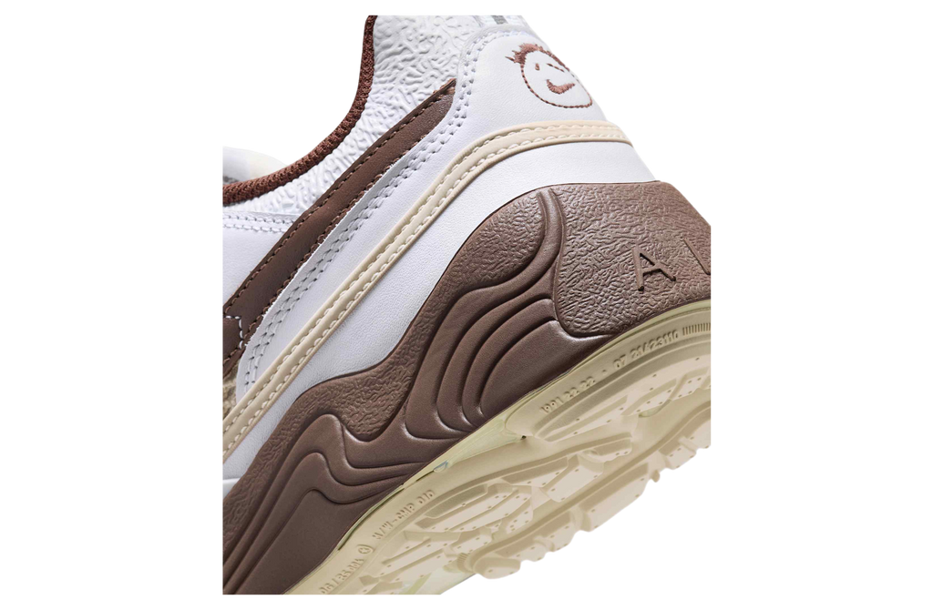Travis Scott x Nike Zoom Field Jaxx Light Chocolate - Image 8