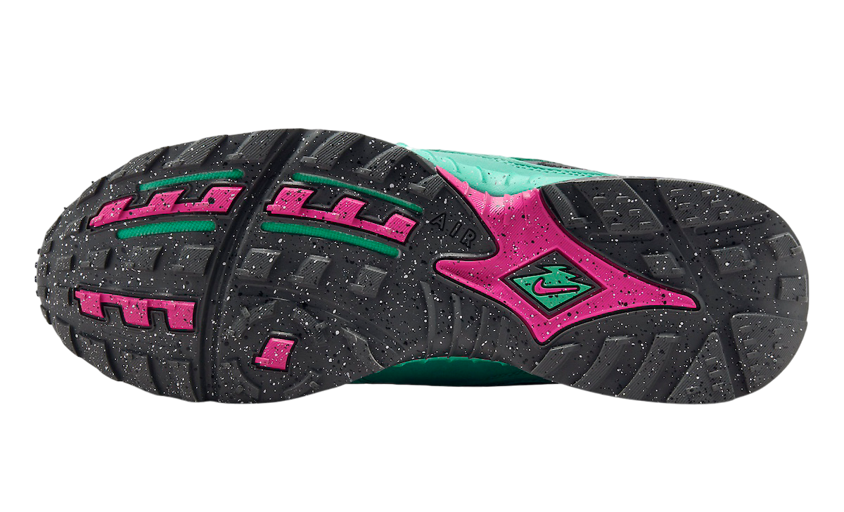 Undefeated x Nike Air Terra Humara Light Menta - Image 6