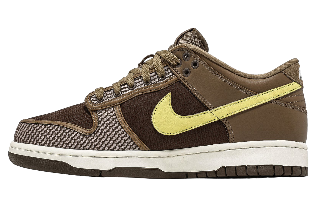 Undefeated x Nike Dunk Low SP Canteen - Image 3
