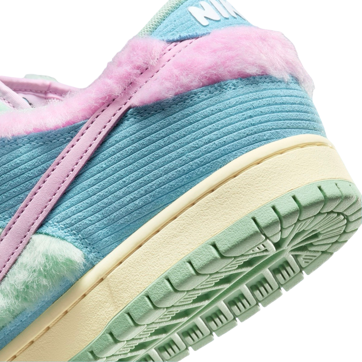 Verdy x Nike SB Dunk Low Visty - Image 9