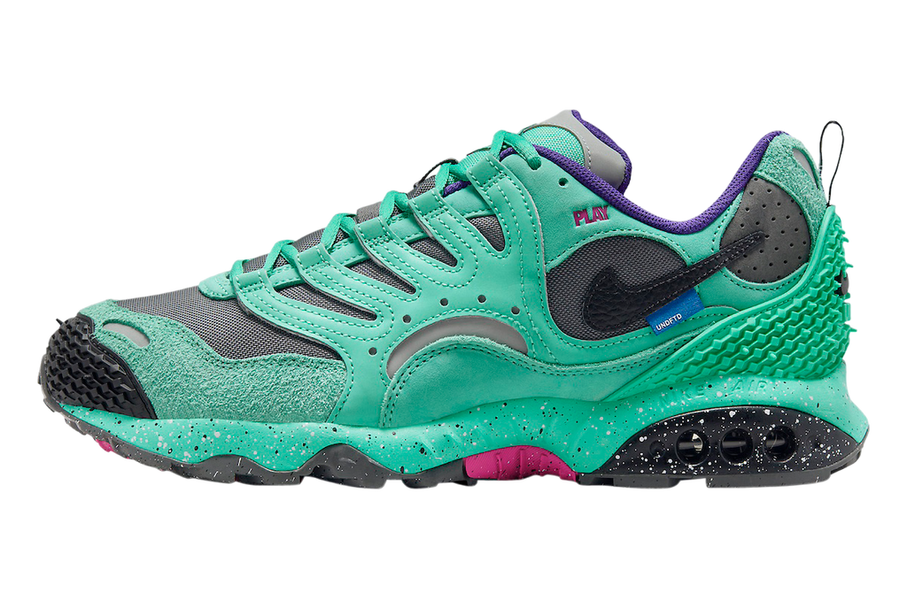Undefeated x Nike Air Terra Humara Light Menta